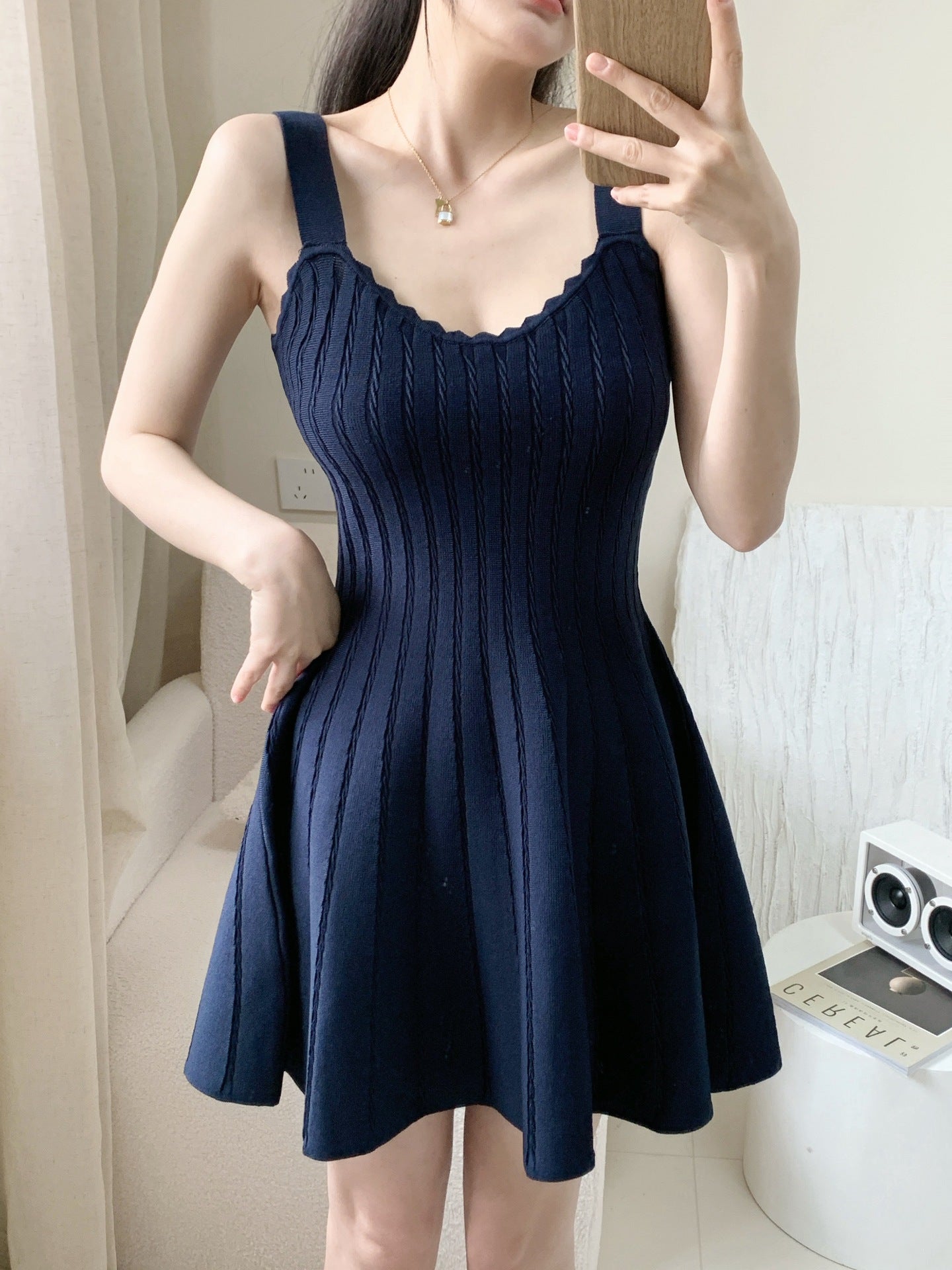 Elegant Short Audrey Hepburn-Style Little Black Dress Womens Summer فستان قصير أنيق أسود اللون على طراز أودري هيبورن، مناسب لفصل الصيف للنساء