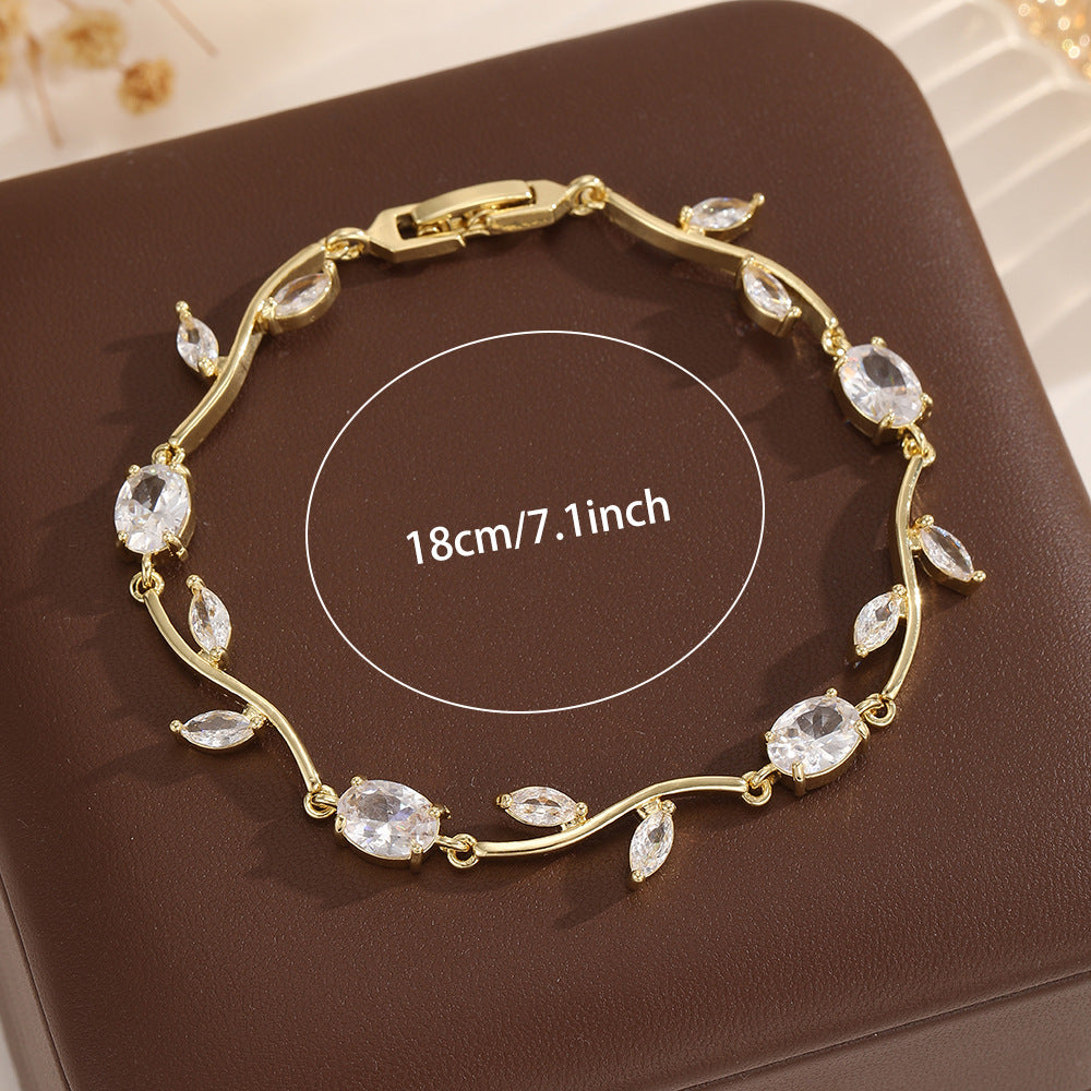 Light Luxury Rattan Leaf Zircon Bracelet For Women سوار فاخر خفيف الوزن من أوراق الروطان مرصع بالزركون للنساء