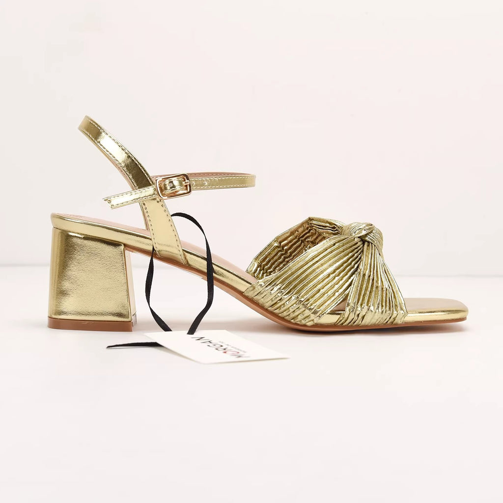 Cross-Strap Knot Square-Toe Mid-Heel Sandals صندل بكعب متوسط ومقدمة مربعة مزينة بعقدة على شكل حزام متقاطع