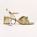 Cross-Strap Knot Square-Toe Mid-Heel Sandals صندل بكعب متوسط ومقدمة مربعة مزينة بعقدة على شكل حزام متقاطع