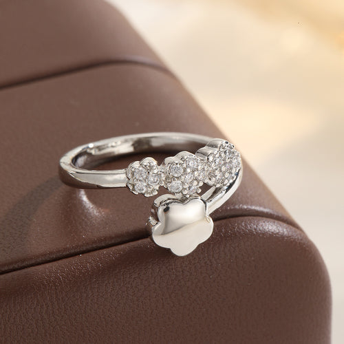 Adjustable Versatile Chic Ring With A High-end Professional Vibe خاتم أنيق متعدد الاستخدامات قابل للتعديل، يضفي لمسة احترافية راقية.