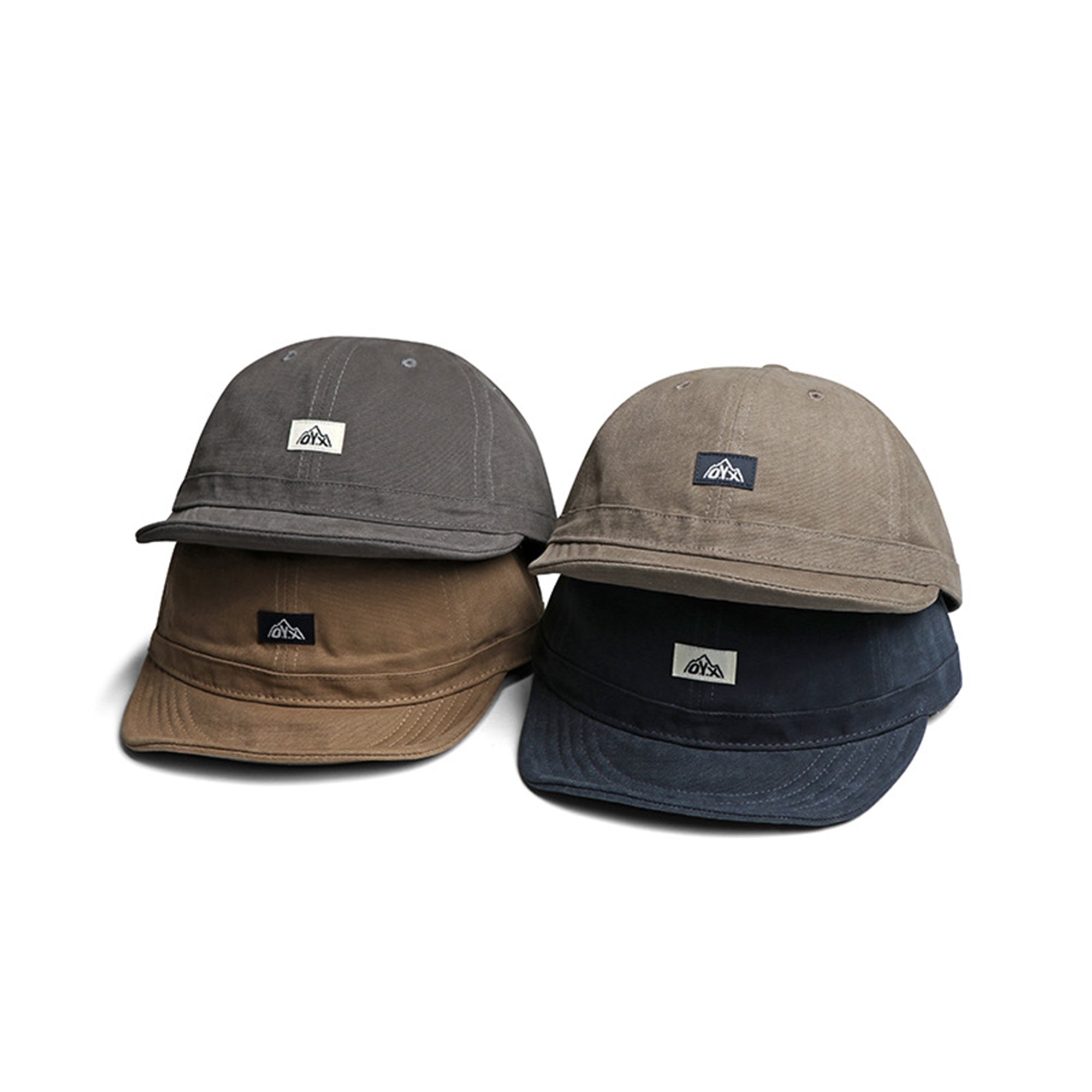 Casual Style Baseball Cap Suitable For Outdoor Outings, Mountain Climbing, Sun Protection, Daily Commuting. قبعة بيسبول رجالية بلون موحد، ذات حافة قصيرة وشعار مخيط، مناسبة للرحلات الخارجية، وتسلق الجبال، والحماية من الشمس، والتنقل اليومي.