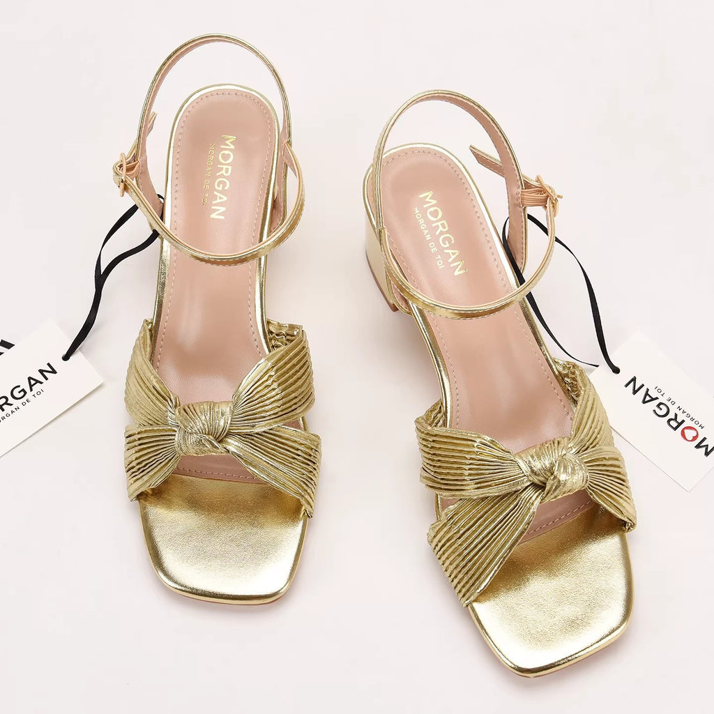 Cross-Strap Knot Square-Toe Mid-Heel Sandals صندل بكعب متوسط ومقدمة مربعة مزينة بعقدة على شكل حزام متقاطع