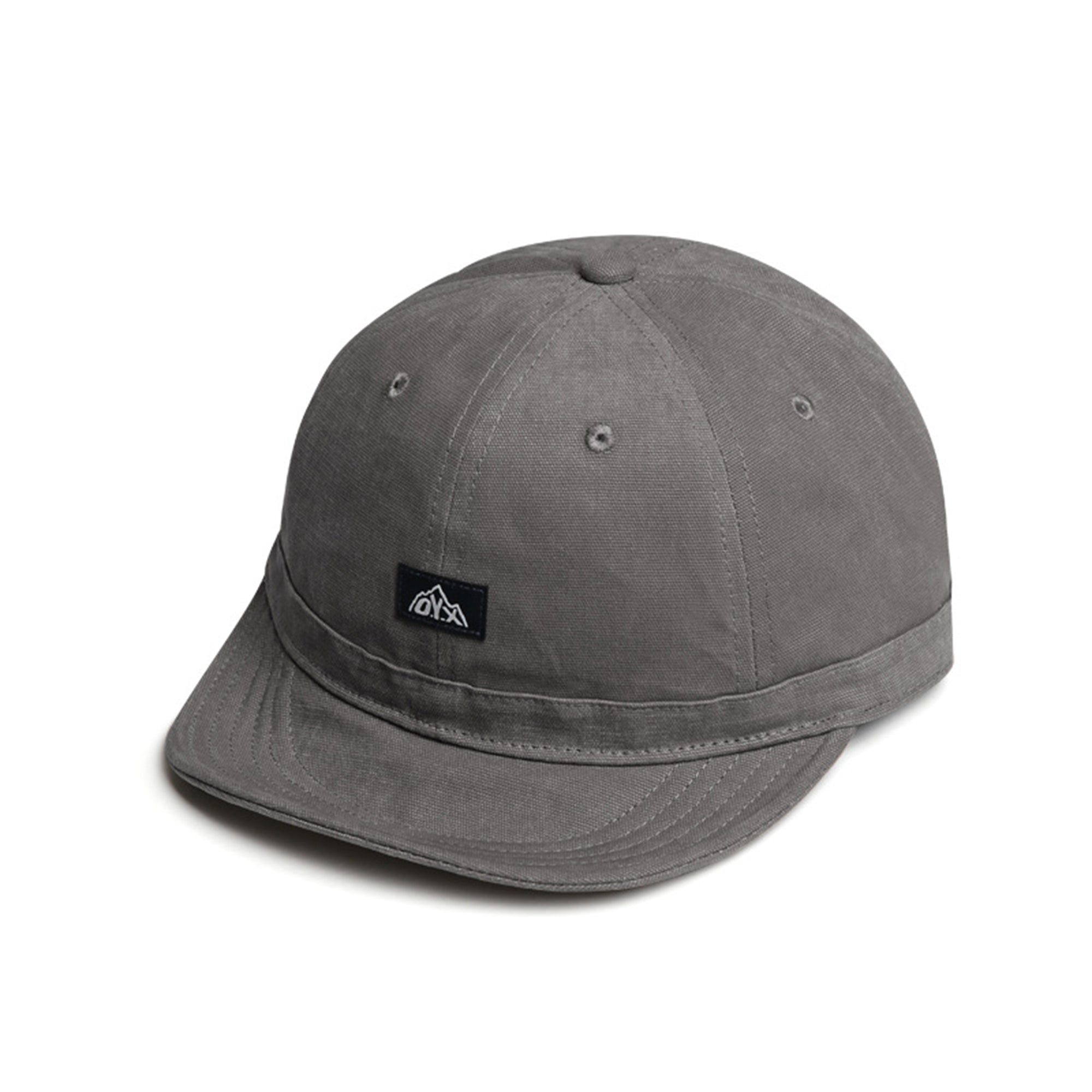 Casual Style Baseball Cap Suitable For Outdoor Outings, Mountain Climbing, Sun Protection, Daily Commuting. قبعة بيسبول رجالية بلون موحد، ذات حافة قصيرة وشعار مخيط، مناسبة للرحلات الخارجية، وتسلق الجبال، والحماية من الشمس، والتنقل اليومي.