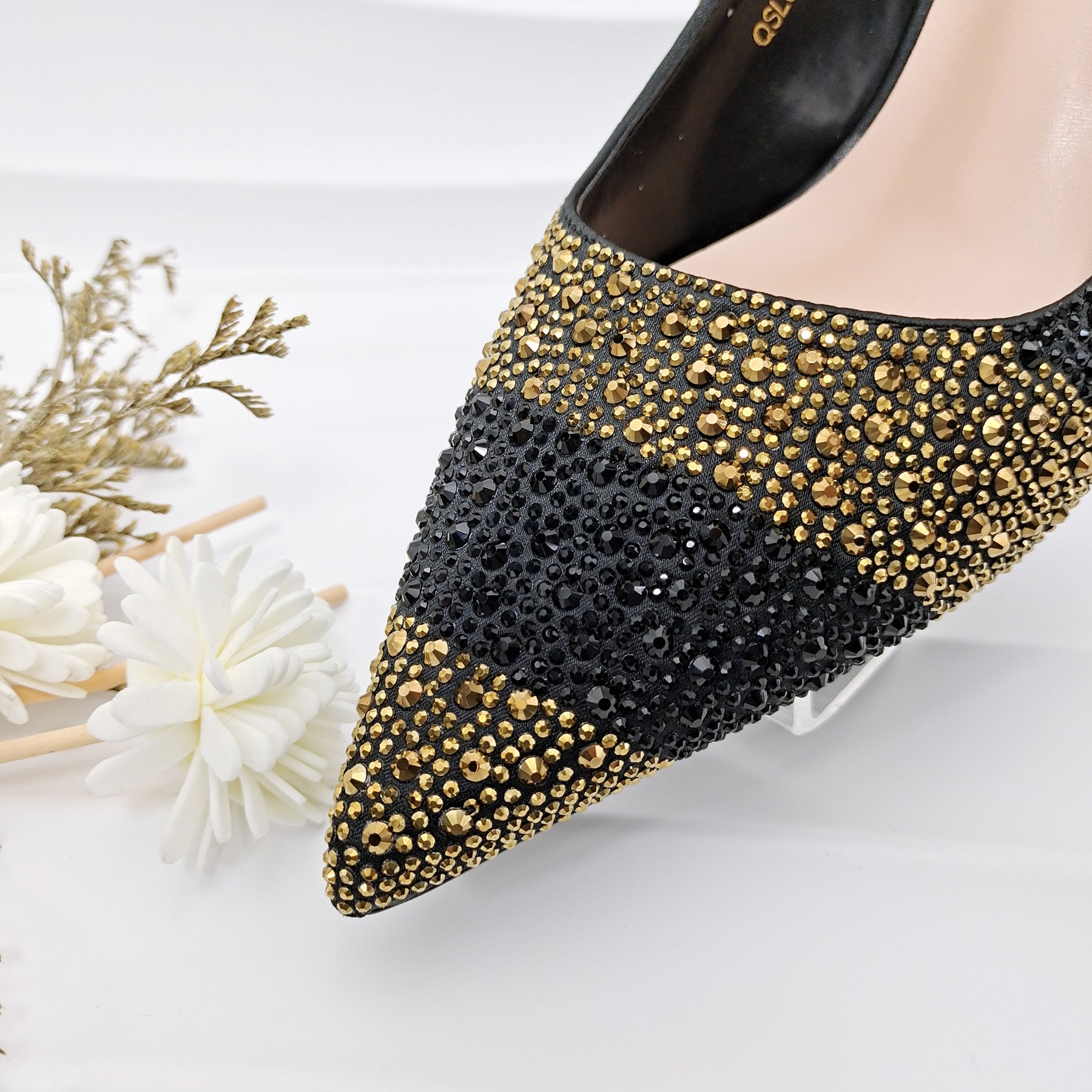 Elegant Women's Shoes And Bags Suit أحذية وحقائب نسائية أنيقة