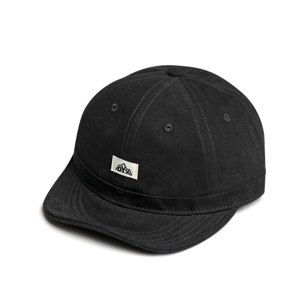 Casual Style Baseball Cap Suitable For Outdoor Outings, Mountain Climbing, Sun Protection, Daily Commuting. قبعة بيسبول رجالية بلون موحد، ذات حافة قصيرة وشعار مخيط، مناسبة للرحلات الخارجية، وتسلق الجبال، والحماية من الشمس، والتنقل اليومي.
