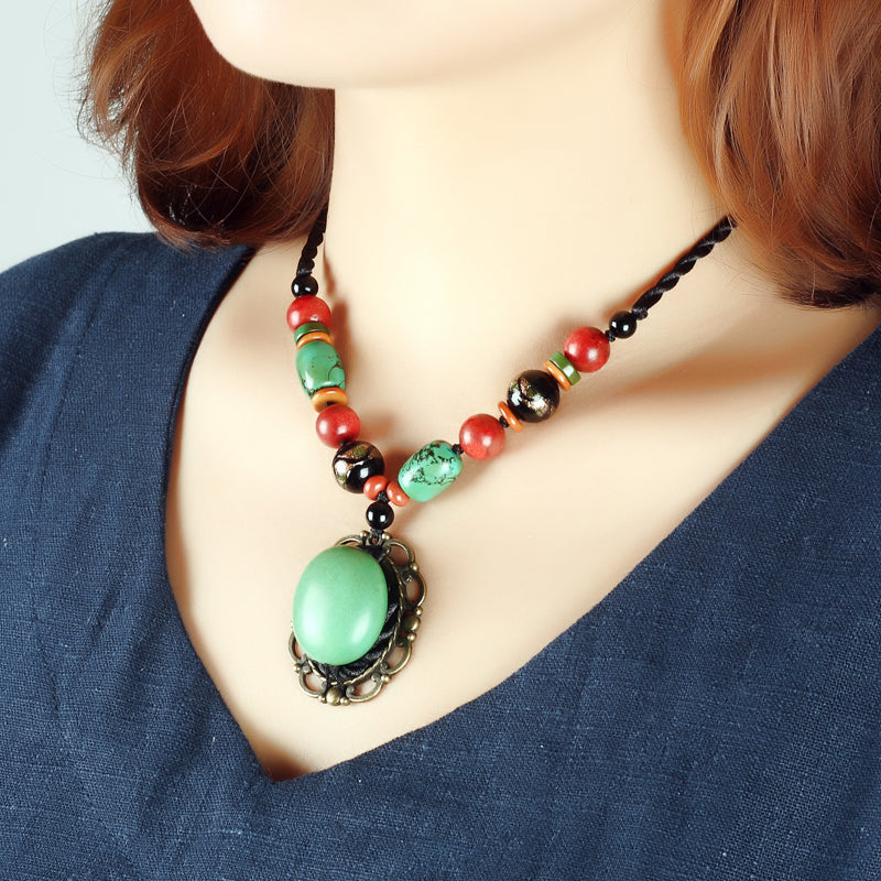 Ethnic Style Turquoise Pendant Accessory Short Paragraph قلادة من الفيروز بتصميم عرقي - فقرة قصيرة