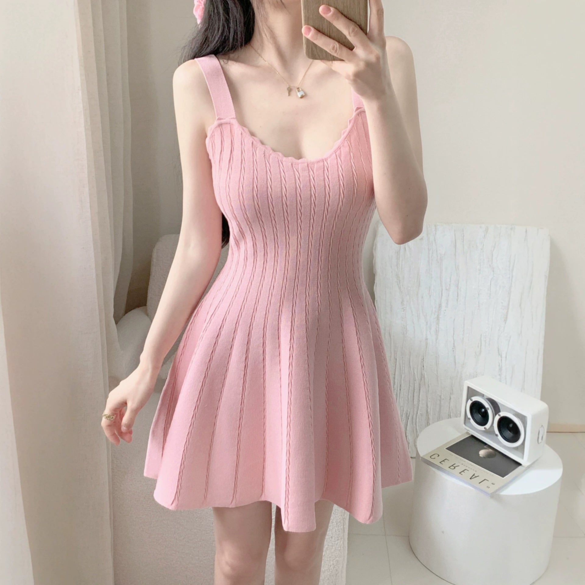 Elegant Short Audrey Hepburn-Style Little Black Dress Womens Summer فستان قصير أنيق أسود اللون على طراز أودري هيبورن، مناسب لفصل الصيف للنساء