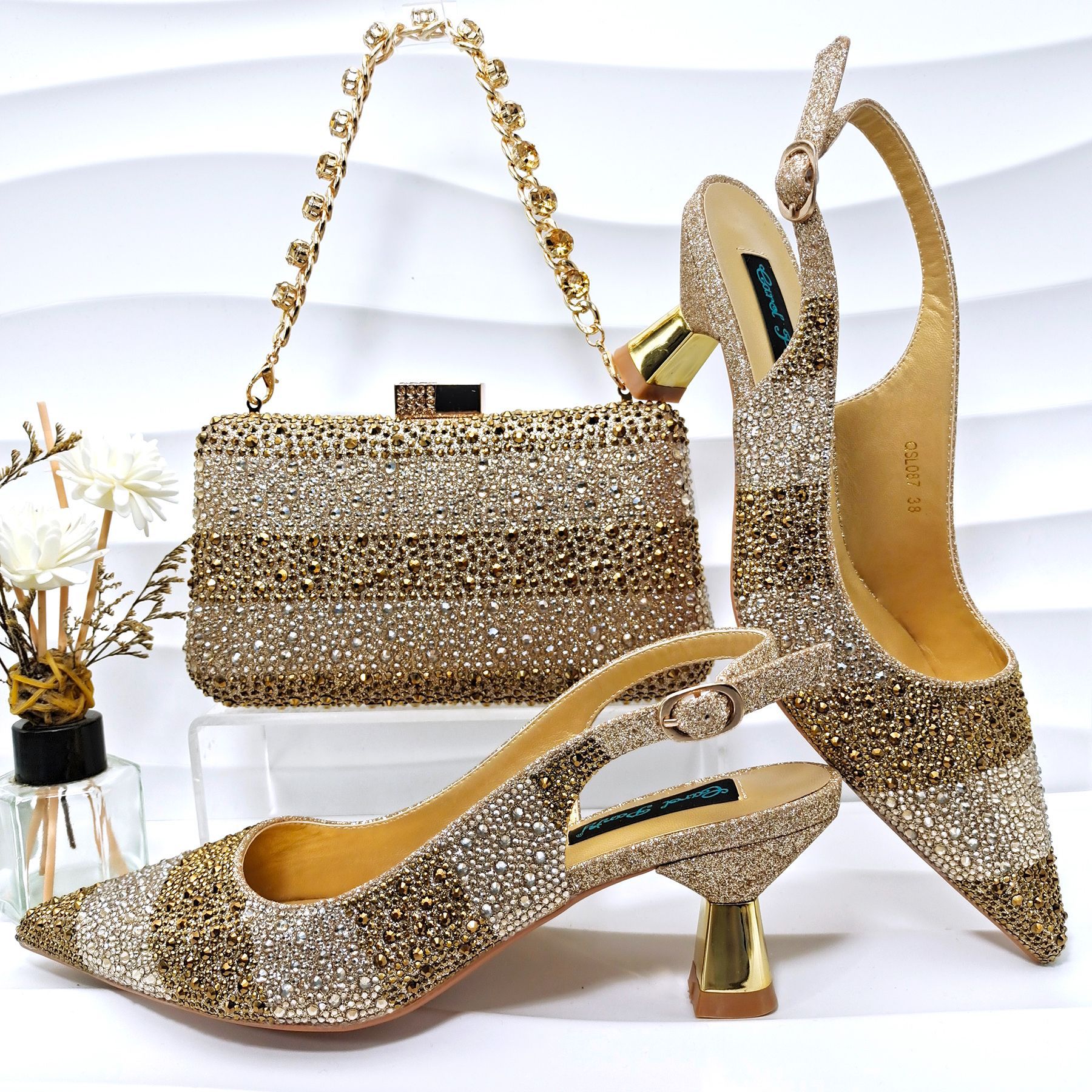 Elegant Women's Shoes And Bags Suit أحذية وحقائب نسائية أنيقة