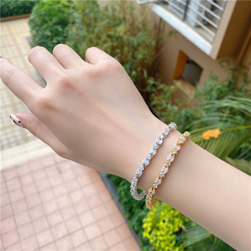 New Fashionable Simple Copper Zircon French-Style Bracelet سوار جديد أنيق وبسيط من النحاس والزركون على الطراز الفرنسي