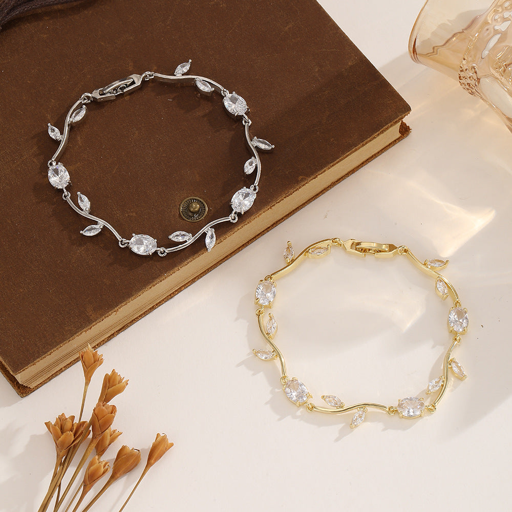 Light Luxury Rattan Leaf Zircon Bracelet For Women سوار فاخر خفيف الوزن من أوراق الروطان مرصع بالزركون للنساء