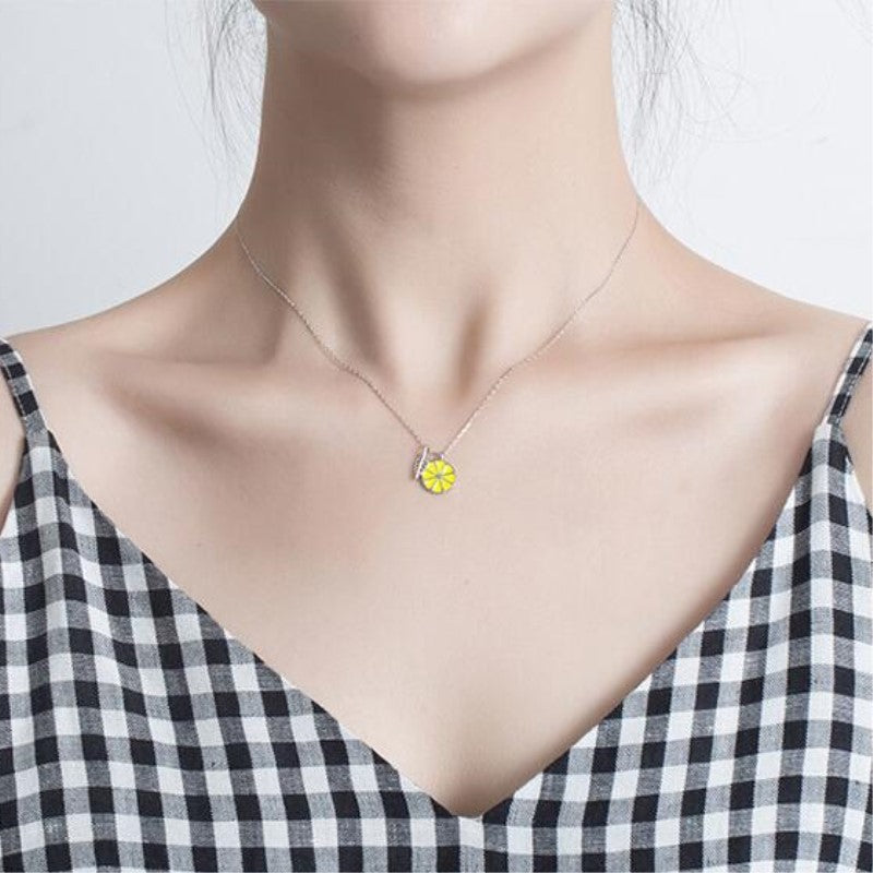 Fresh And Elegant Lemon Fruit Leaf Necklace For Women قلادة أنيقة ومنعشة على شكل ورقة ليمون للنساء