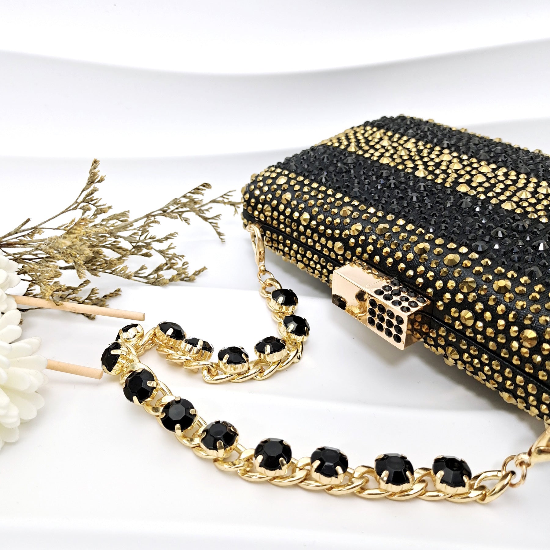 Elegant Women's Shoes And Bags Suit أحذية وحقائب نسائية أنيقة